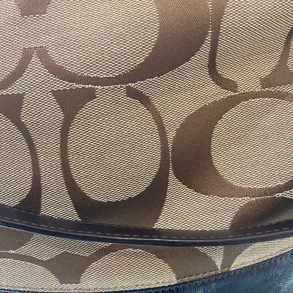 COACH  Purse 10W x 9H